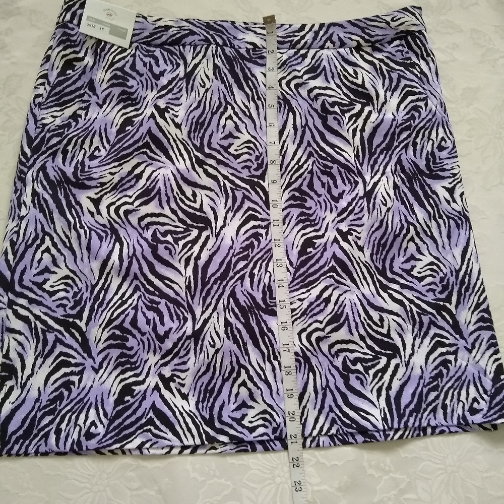 New 🎀 Purple Zebra print skorts - Picture 4 of 8